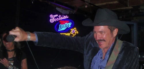 Last night, Kix Brooks (of Brooks & Dunn fame) dropped into country music’s legendary honky-tonk, Tootsie’s Orchid Lounge on Lower Broadway in Nashville, where he surprised patrons with impromptu performances on both the front and back stages.  