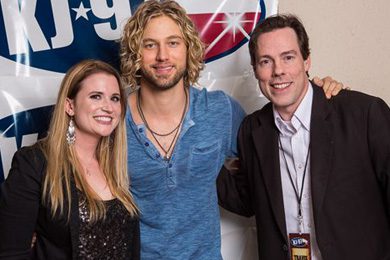 Columbia Nashville’s Casey James recently visited San Antonio’s KAJA and visited with Bree Wagner-MD (left) and PD Travis Moon (right).