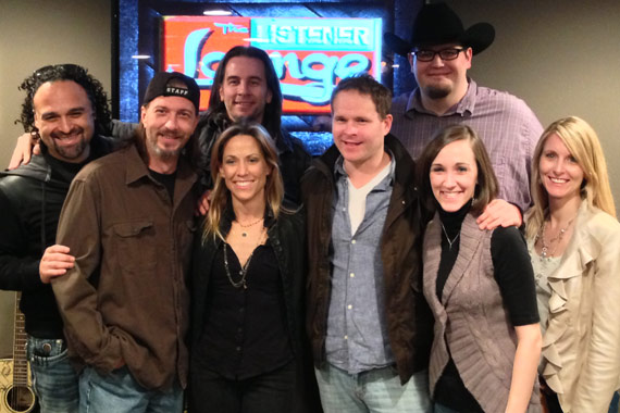 Warner Bros./WMN recording artist Sheryl Crow launched her radio tour at WUSY in Chattanooga, TN. Her “Easy” lands on-deck this week. Pictured (L-R)” WMN’s Lou Ramirez, WUSY’s Styckman, Gator Harrison (PD WUSY), Sheryl Crow, Daniel (WUSY’s On-Air), Cowboy Kyle (WUSY’s On-Air), Mo (WUSY’s On-air), and WMN’s Kristen Williams