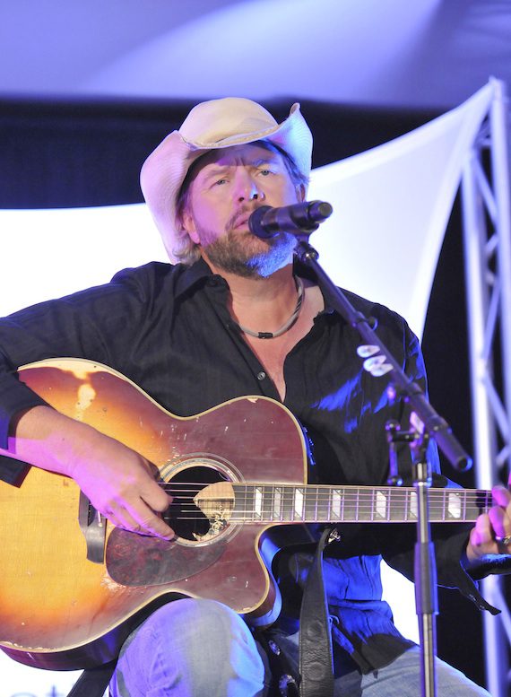 Toby Keith performs during the NMPA's annual meeting