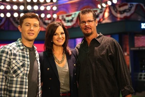 Pictured (L-R): Scotty McCreery, Nan Kelley, Mitch Williams.