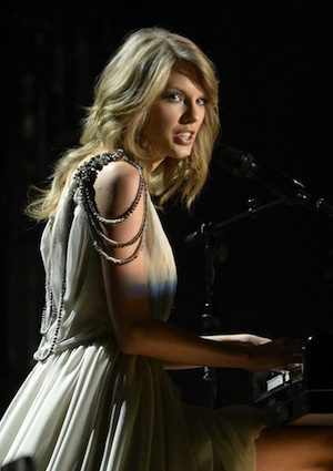 Taylor Swift performs "All Too Well" on the Grammys.