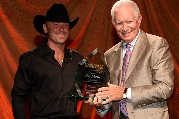 Kenny Chesney presents Dale Morris with the Tony Martell Lifetime Achievement Award, Photo: Rick Diamond/Getty Images 