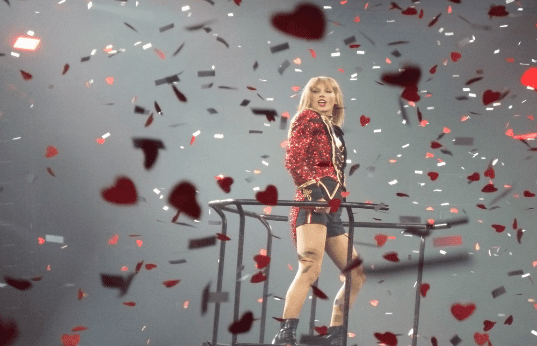 Swift in Nashville in September 2013. 