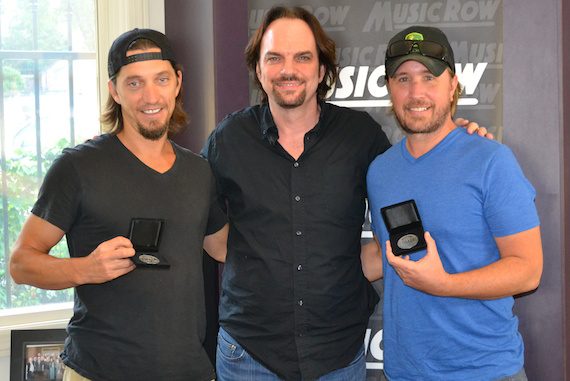 Pictured (L-R): Songwriter Brad Warren,  MusicRow's Sherod Robertson,  and songwriter Lance Miller
