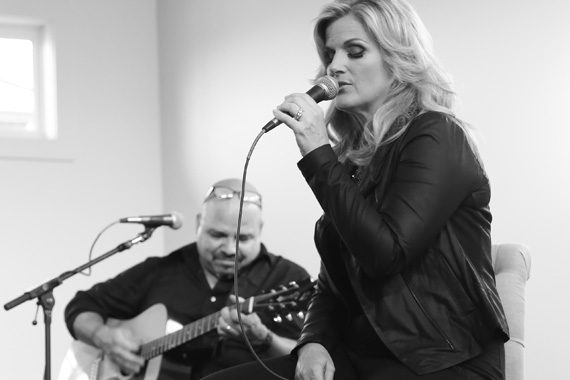 RCA Nashville’s Trisha Yearwood performing new music and hits at tonight’s (Aug. 19) event in Nashville. Photo: Bev Moser