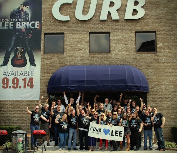 Curb Family Pic _ Lee Brice #6
