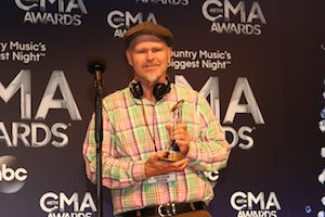 Chuck Dauphin receives the 2014 CMA Media Achievement Award. Photo: John Russell / CMA
