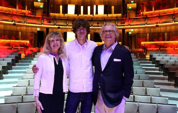 Pictured (L-R): Sue and Joshua Martin, and Country Music Hall of Fame and Museum Director and CEO Kyle Young. Photo: Amanda Richard