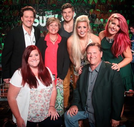 Pictured (L to R): Back Row – Gregory Scott, The Kinkead Entertainment Agency; Julie Devereux, The Kinkead Entertainment Agency; Logan Cain; Taylor Cain; Madison Cain.  Front Row – Paige Zuidema, The Kinkead Entertainment Agency; Bob Kinkead, The Kinkead Entertainment Agency