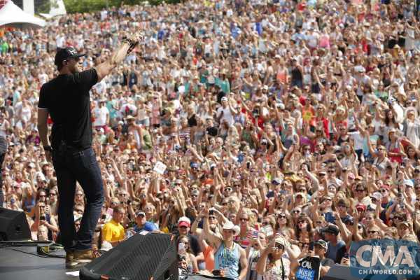 Chase Rice plays to packed crowds at CMA Music Festival 2015. Photo: CMA