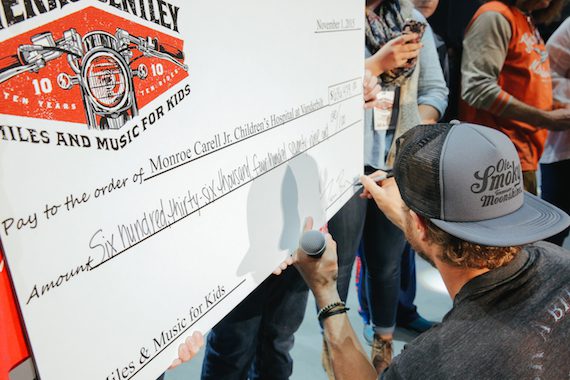Dierks Bentley Miles and Music 2015 photo3
