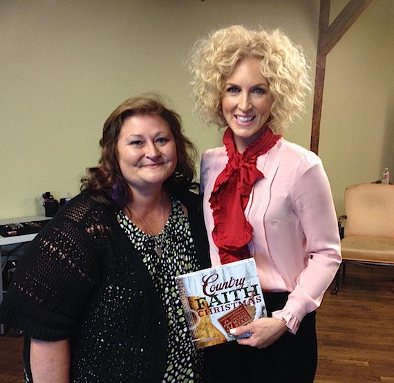 Pictured (L-R): Author and journalist Deborah Evans Price and Little Big Town's Kimberly Schlapman.
