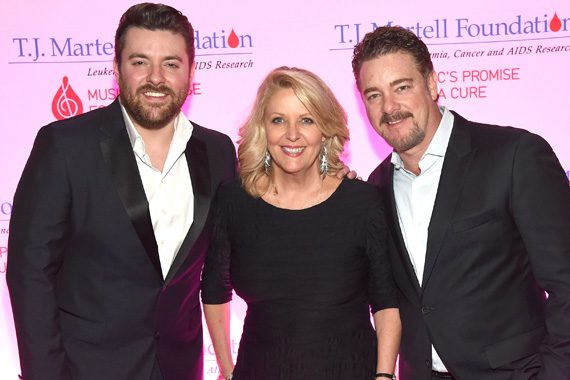 Chris Young, T.J. Martell Foundation's Tinti Moffat, and WME's Rob Beckham attend the T.J. Martell Foundation 8th Annual Nashville Honors Gala at the Omni Nashville Hotel on February 29, 2016 in Nashville, Tennessee. (Photo: Rick Diamond/Getty Images for T.J. Martell)