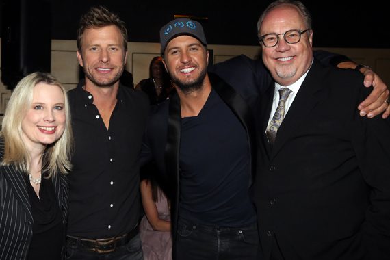 Pictured (L-R): UMG Nashville President Cindy Mabe, ACM co-hosts, performers and nominees Dierks Bentley and Luke Bryan, UMG Nashville Chairman and CEO Mike Dungan.