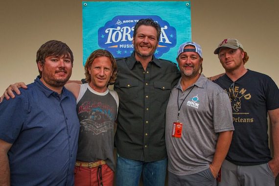 Pictured (L-R): A.J. Niland (Chief Experience Officer, HUKA Entertainment), Evan Harrison (CEO, HUKA Entertainment), Blake Shelton, Chris Stacey (founder, Rock The Ocean/GM, Dot Records), Bennett Drago (Co-Founder, HUKA Entertainment)