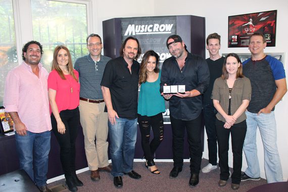Pictured (L-R): Enzo DiVincenzo, 377 Management/Red Light Management; Molly Hannula, Craig Shelburne, Sherod Robertson of MusicRow; Sara Reevely and husband Lee Brice; Eric Parker, Jessica Nicholson and Troy Stephenson, MusicRow