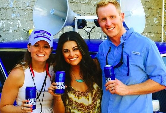 Colleen Kelly, Regional Marketing Director, Anheuser-Busch; Micaela and Pete Olson, Master Craft Management.