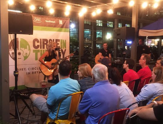Lindsay Ell performs at Circle In The City in New York City's Bryant Park. Photo: Grand Ole Opry