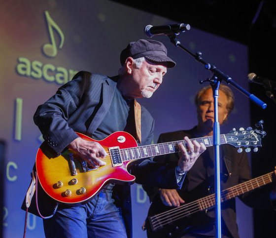 Phil Keaggy performs. Photo: Ed Rode/ASCAP