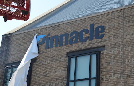 A sign at the Green Hills office reveals that Avenue Bank has taken the Pinnacle name.