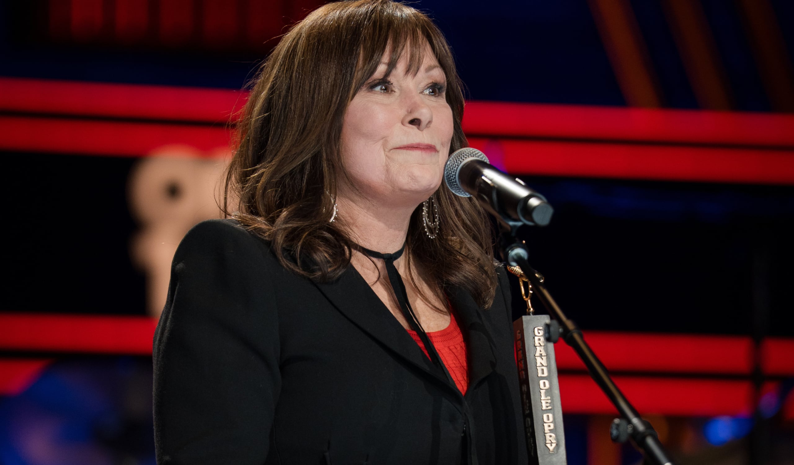 Suzy Bogguss Becomes Newest Opry Member, Reba McEntire Celebrates