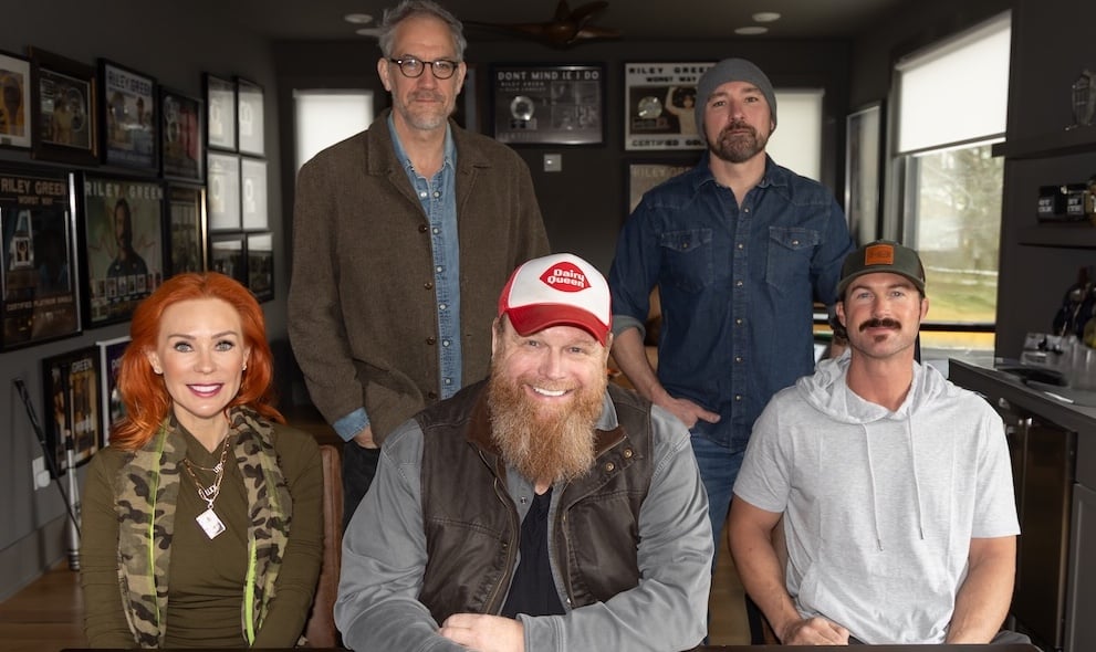 Riley Green’s Duckman Publishing Signs Bobby Pinson In Partnership With Lady Luck