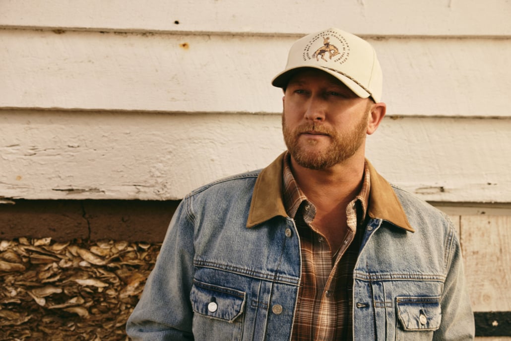 Cole Swindell Teams With Walk-On’s For Nashville Location