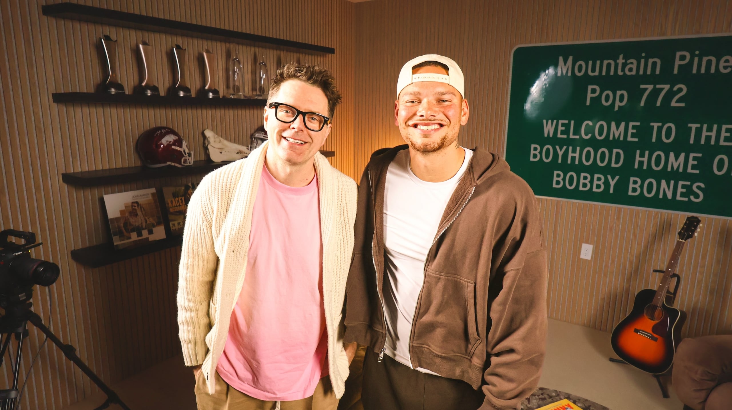 Industry Ink: Kane Brown, Gabby Barrett, Manhead Merch, ‘La Cara De La Música’