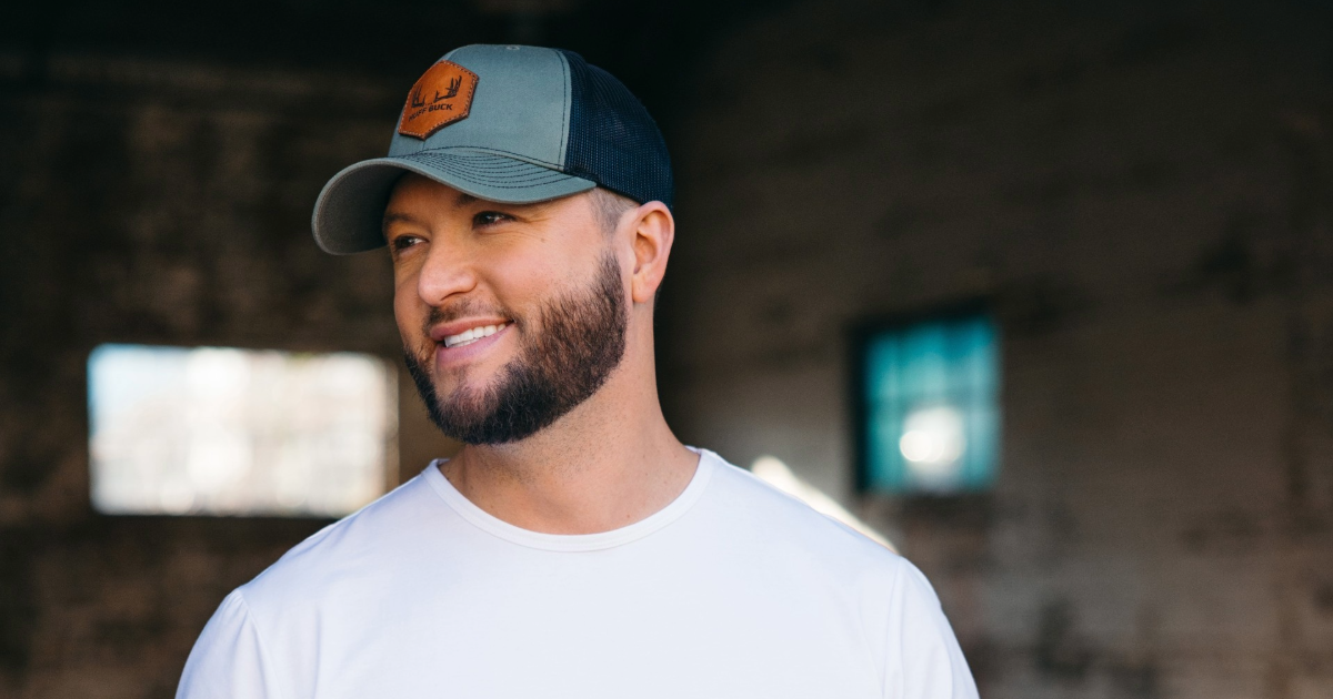 Kelsey Hart's ‘Red All Over Tour' To Launch Sept. 25